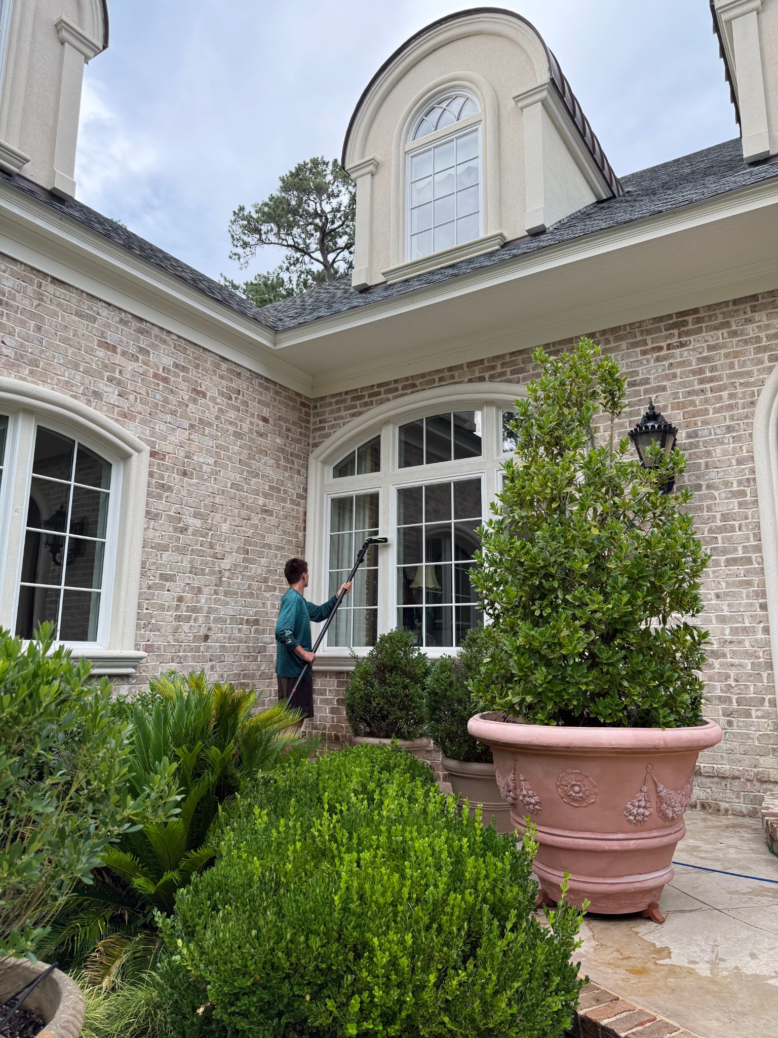 Exterior window cleaning